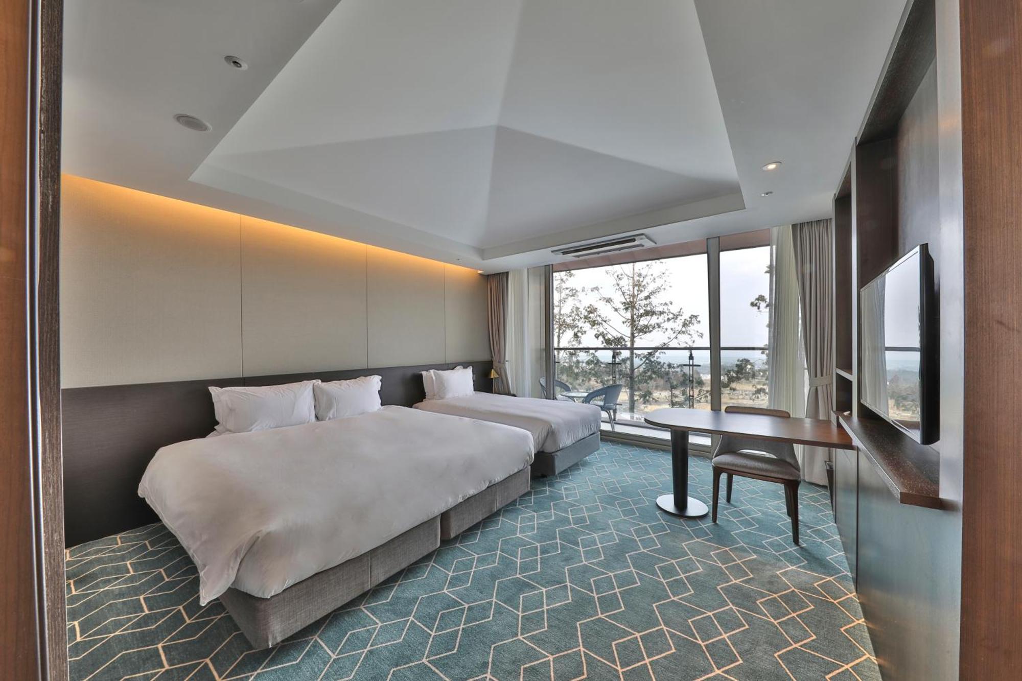 Camphortree Hotel And Resort Jeju Eksteriør billede