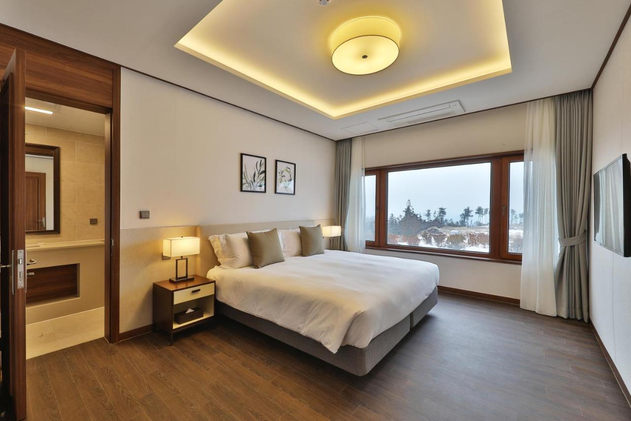 Camphortree Hotel And Resort Jeju Eksteriør billede