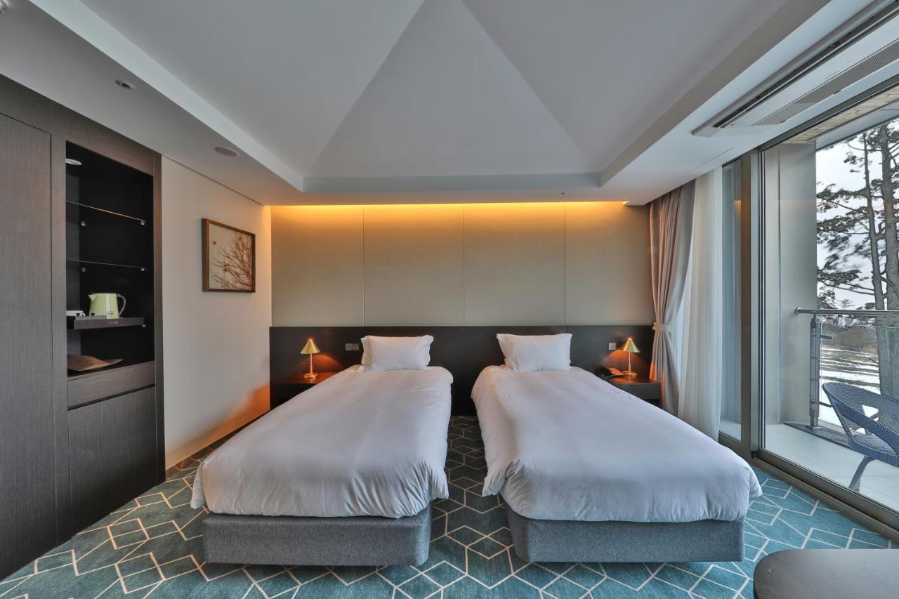 Camphortree Hotel And Resort Jeju Eksteriør billede